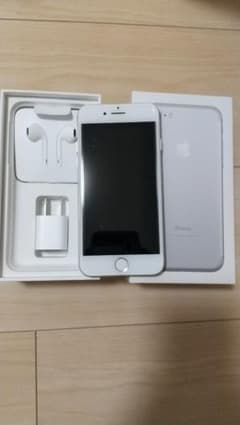 【Hipon様専用】【美品】iPhone7 128 GB auのサムネイル