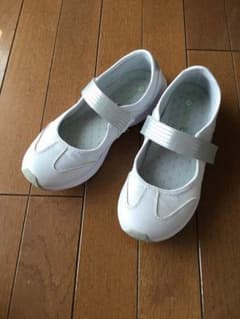 【ともみ様専用】ナースシューズのサムネイル