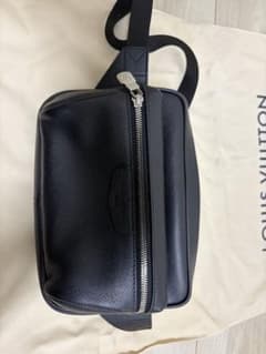 LOUIS VUITTON レザー ブラック ショルダーバッグのサムネイル