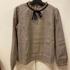 ブラウスのサムネイル