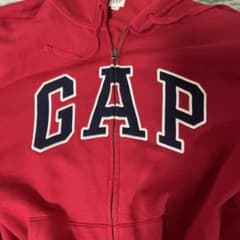 GAP レッド ジップアップパーカー Lサイズのサムネイル