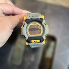 G-SHOCK デジタル腕時計 グレー/イエローDW002箱無し - メルカリ