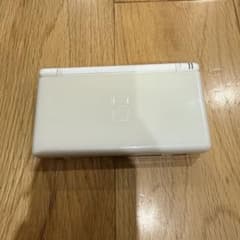 ニンテンドーDS Lite　本体　ホワイト　充電ケーブル付きのサムネイル