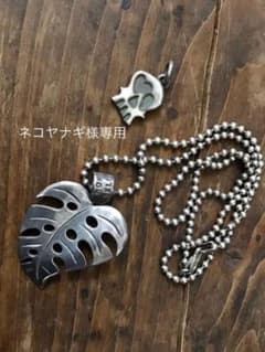 モンステラのシルバーのネックレスのサムネイル