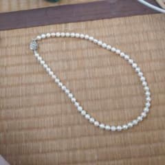 は*え様 パールネックレス 花型留め具付きのサムネイル