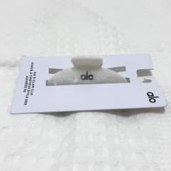 新品未使用】alo ホワイト クリップ ホワイトパール - メルカリ