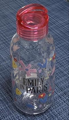 Emily in Paris 시세이도 온라인 스토어 클리어 병