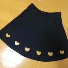 くろねこ様  ハートくり抜き♡スカートのサムネイル