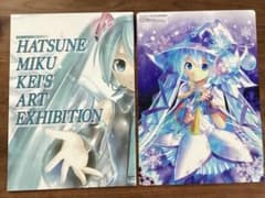 【値下げ】初音ミク KEIミニ画集冊子 下敷き 2点セット A4サイズ相当のサムネイル