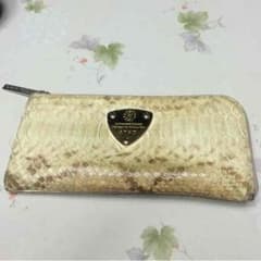 アタオ パイソン財布のサムネイル