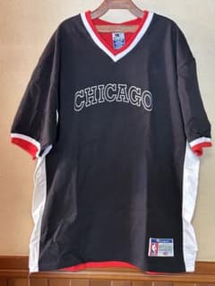 シカゴ・ブルズ Champion Vネック Lサイズ 新品タグ付き　ジャージ シカゴ・ブルズ Champion Vネック Lサイズ 新品タグ付き
