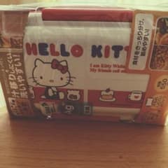 キティちゃんのお弁当箱のサムネイル