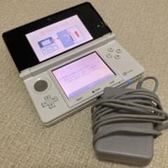 ニンテンドー3DS ホワイトのサムネイル