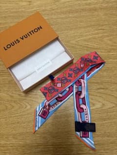 【新品】 LOUIS VUITTONシルクスカーフ チェーンデザインのサムネイル