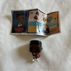 Kinder joy Stranger Things 랜덤 미니 피규어