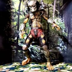 NECA／ジャングルハンタープレデター【中古•開封品】 - メルカリ