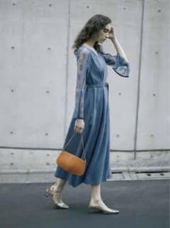 やま☆様専用　AMERI LACE SLEEVE REFINED DRESSのサムネイル