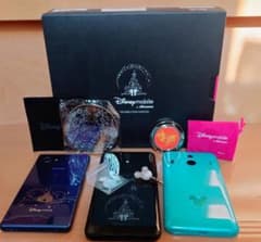 豪華まとめ売り　Disney Mobileスマホ本体3台＋限定BOX＋ノベルティのサムネイル