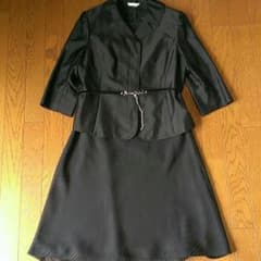 光沢のある黒のスーツ  13号のサムネイル