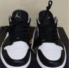 NIKE AIR JORDAN 1 LOW  ナイキ　エアジョーダン　1 ローのサムネイル