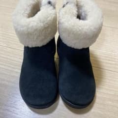 UGG キッズ ブーツ ブラック　13.5㎝のサムネイル