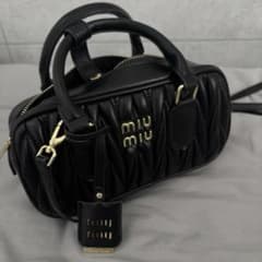 miumiu アルカディ ショルダーバッグ マテラッセ レザー 2wayのサムネイル