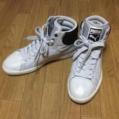 わじ様専用です。PUMAハイカットスニーカー２７㎝のサムネイル