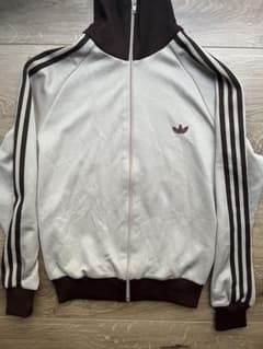adidas トラックジャケット  ベージュのサムネイル