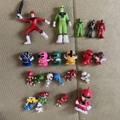 戦隊ヒーロー フィギュア 24体セット - メルカリ