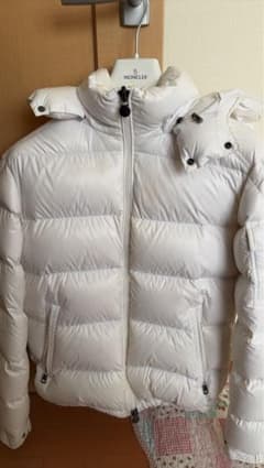 24年モデル　サイズ3 極美品 MONCLER マヤホワイト（値下げ交渉あり）のサムネイル