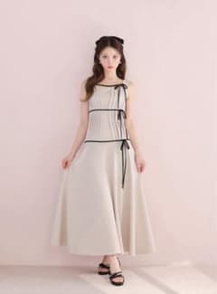 M me eme バイカラーリボンプリーツシルエットロングワンピースのサムネイル
