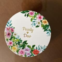 Pearly Dew ボディパウダー 花柄デザインのサムネイル