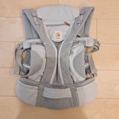 Ergobaby 抱っこ紐 グレー メッシュ　OMNI Breezeのサムネイル