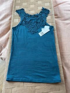 花刺繍付きティールノースリーブ Mのサムネイル