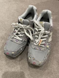 New Balance 花柄　スニーカーのサムネイル