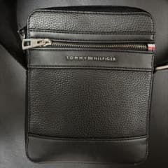 TOMMY HILFIGER ショルダーバッグ ブラックのサムネイル