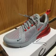 ナイキ NIKE AIR MAX 270のサムネイル