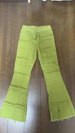 グリーン フレアデニム パンツ 切りっぱなしのサムネイル