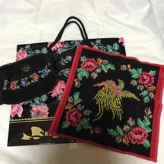 りぃ様専用 フェイラー FEILER ポーチとハンカチのセットのサムネイル