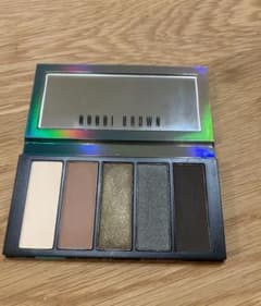 【限定品】ボビィブラウン　オータム　アヴェニュー　アイシャドウパレットのサムネイル