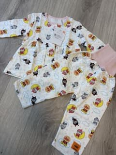 新品未使用 タグ付き アンパンマン ベビー パジャマ 90cmのサムネイル