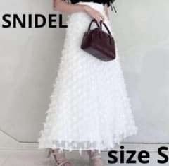 SNIDEL デザインチュールスカート　ロング　ホワイトのサムネイル