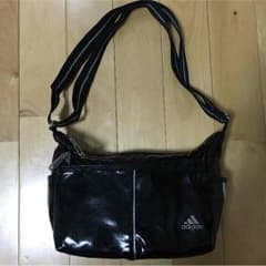 美品 adidas エナメル ショルダーバッグのサムネイル