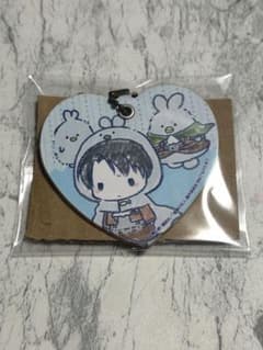 [Rare]Attack Titan Levi Fantasy Giant Aquarium Faux Leather Heart Keychain