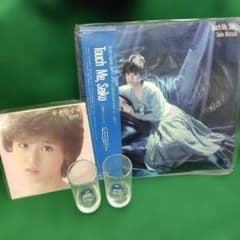 松田聖子 レコード2枚 サントリーペンギングラス2個 スイートメモリーズのサムネイル