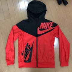 最終値下げNIKE ナイキ ナイロンジャケット　サイズキッズ160のサムネイル
