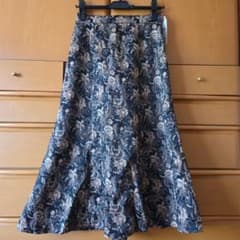 新品　花柄ジャガード フレアスカート ロング丈 Mサイズのサムネイル
