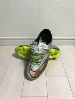 サッカースパイク 売り切り価格のサムネイル