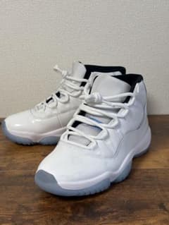 Nike Air Jordan 11 Retroのサムネイル