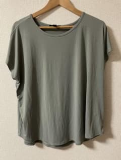 Tシャツ カットソー トップス　※今月で処分しますのサムネイル